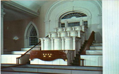 What did the pulpit letters stand for in the temple in Kirtland?