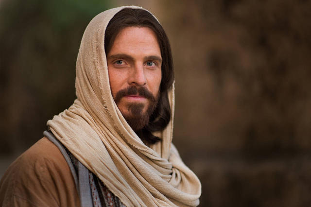 John Foss Wearing a Tunic Portraying Jesus | Does John Foss Play Joseph Smith? | Does John Foss Have to Live Honorably?